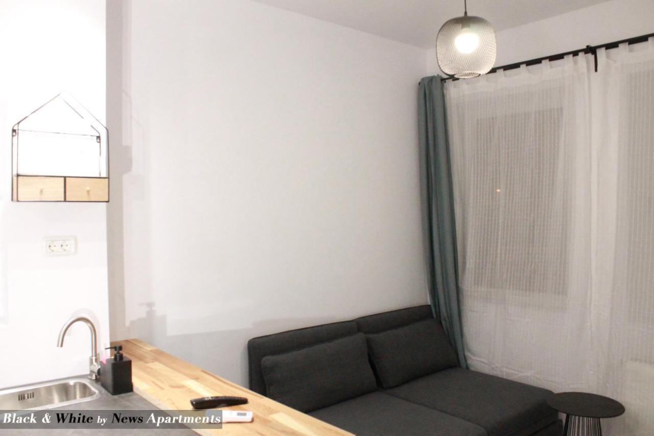 Black & White - News Apartment Bukarest Eksteriør billede